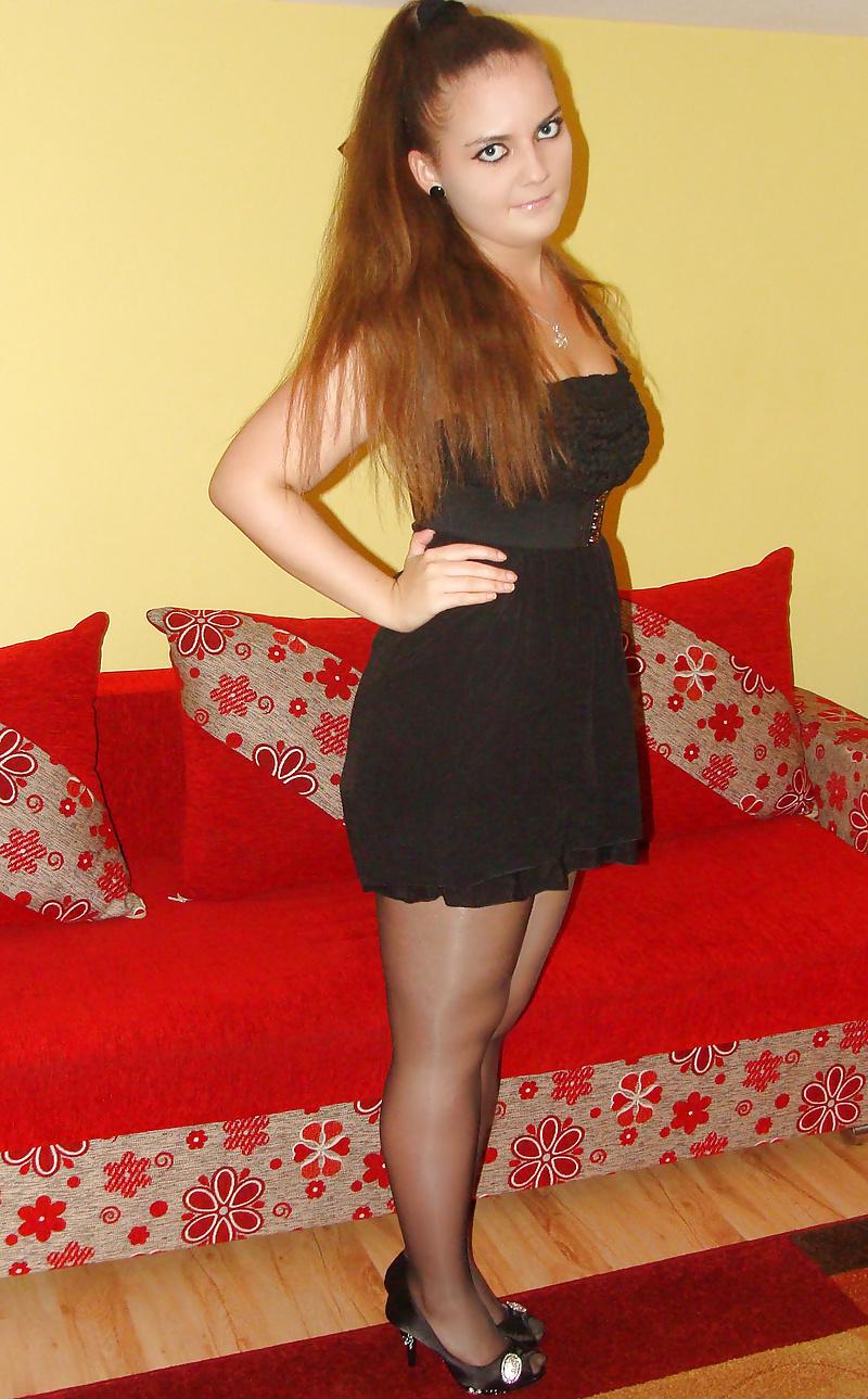 25P Nylon-Upskirt 33