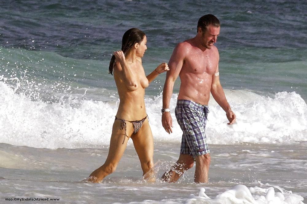 25P Jaime Murray Topless On The Beach in Mexico