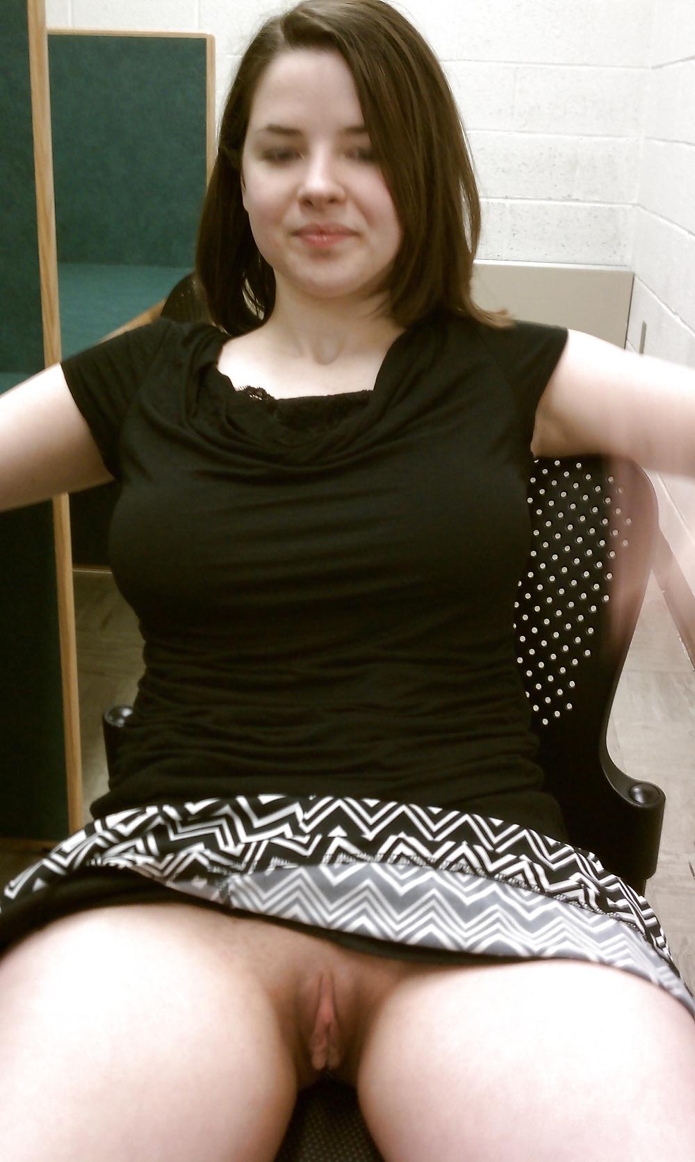 15P Brunette flash in library