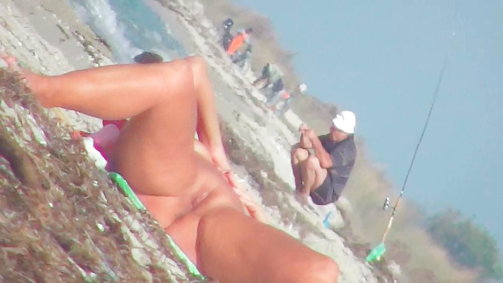 25P Milf on greek beach