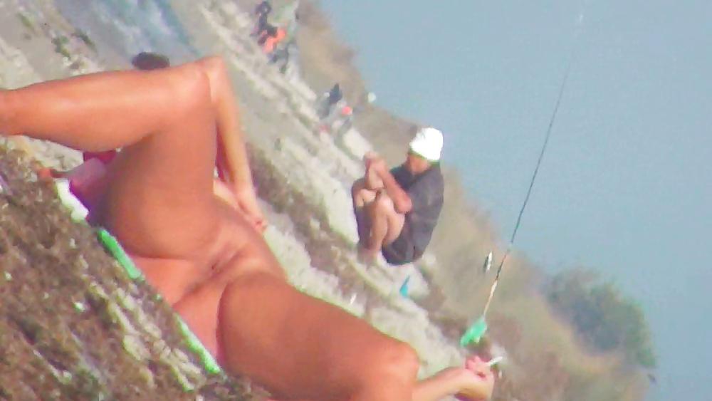 25P Milf on greek beach