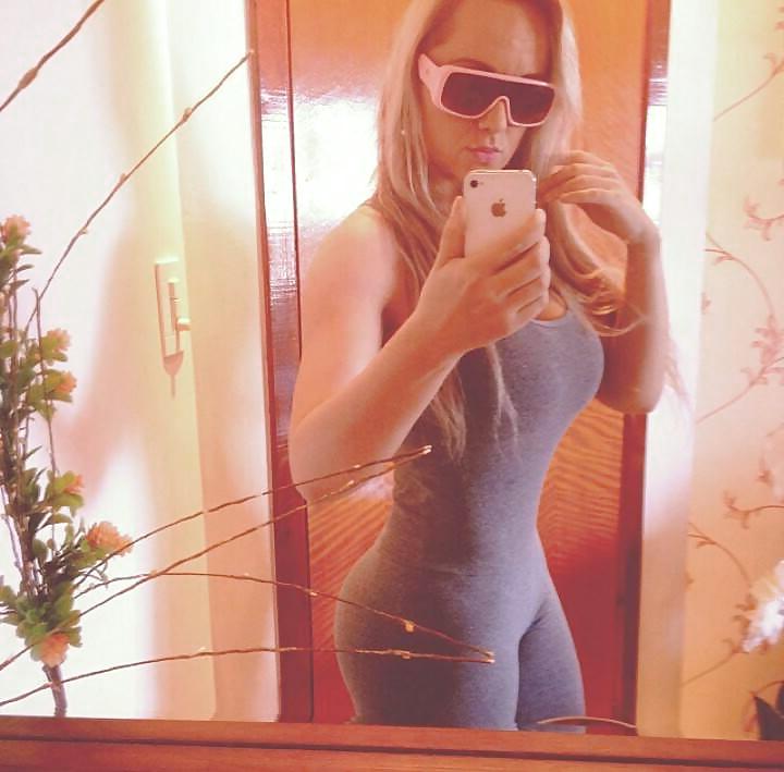 11P Blonde fitness amateur