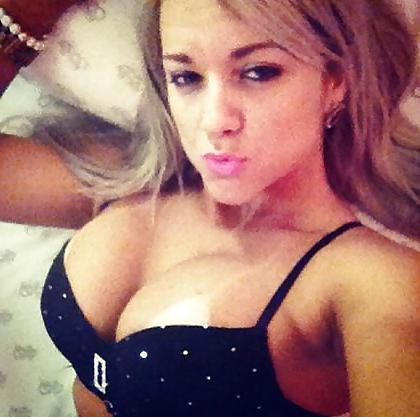 11P Blonde fitness amateur