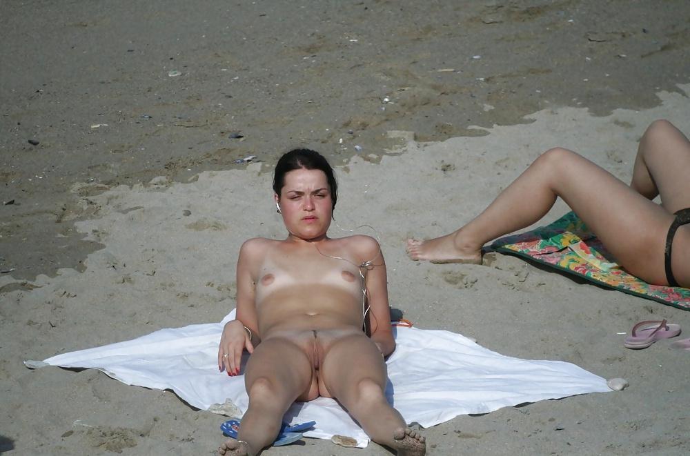 25P Nude at the beach 6