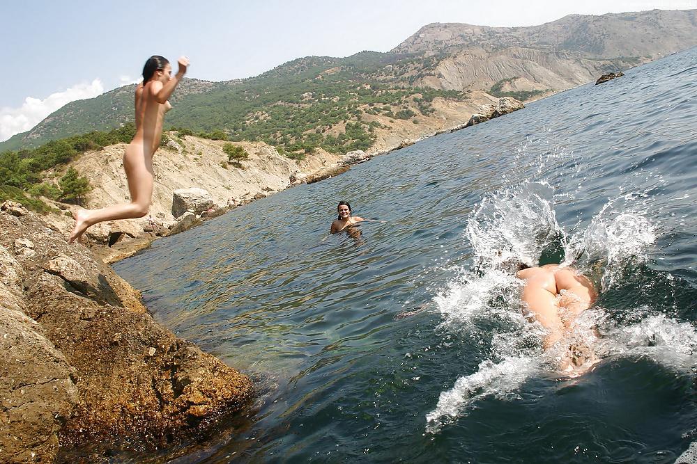 15P 3 Nude at the Beach 7
