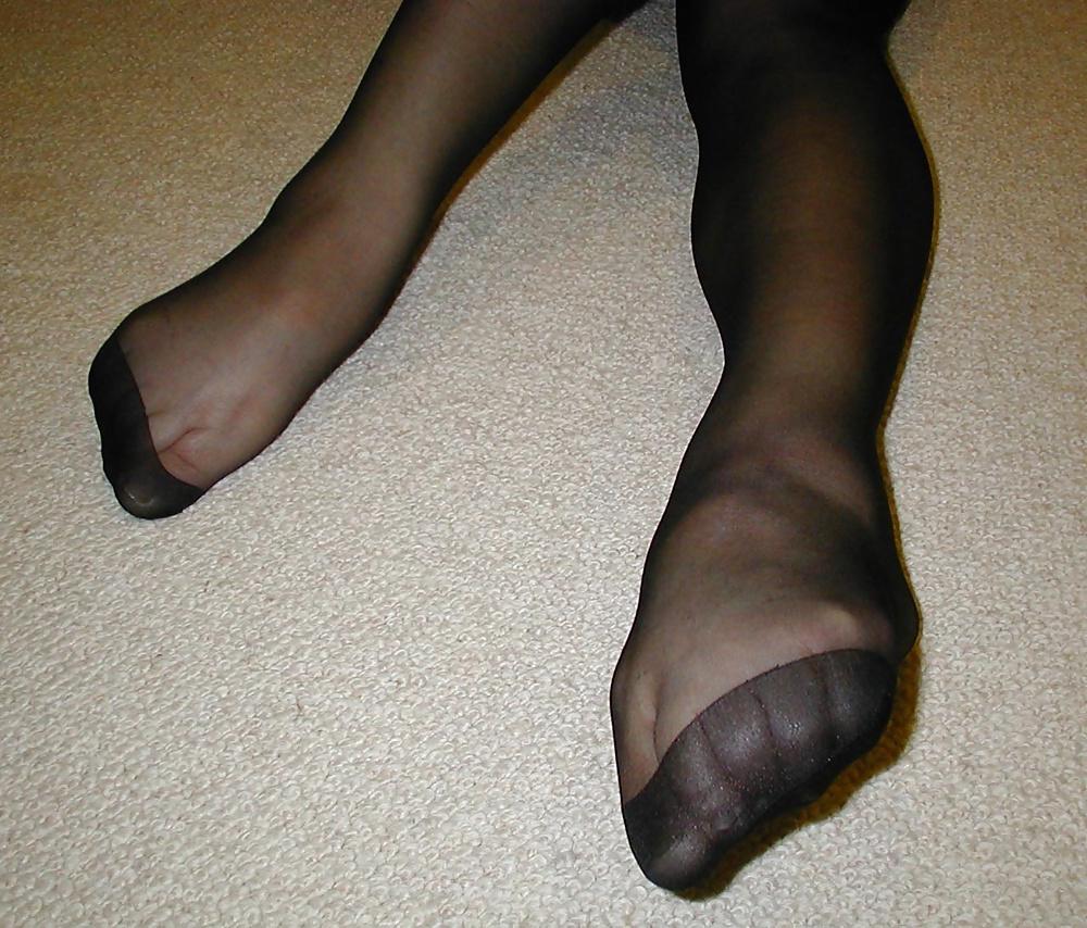 22P Raw Footage Pantyhosed Feet Only Stockings Nylons Soles