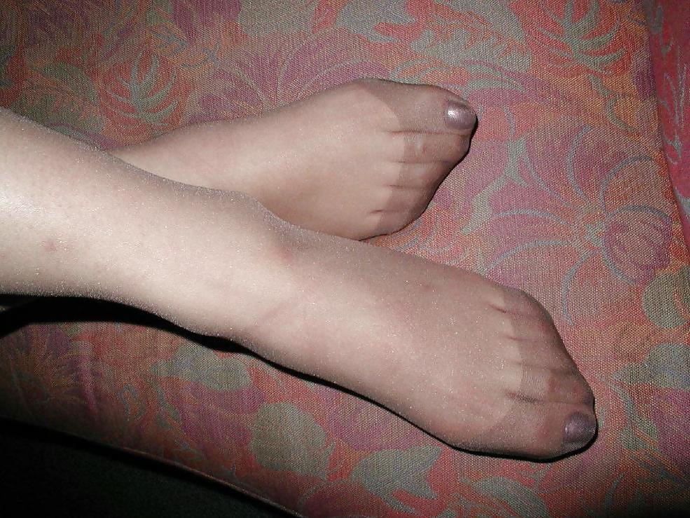 22P Raw Footage Pantyhosed Feet Only Stockings Nylons Soles