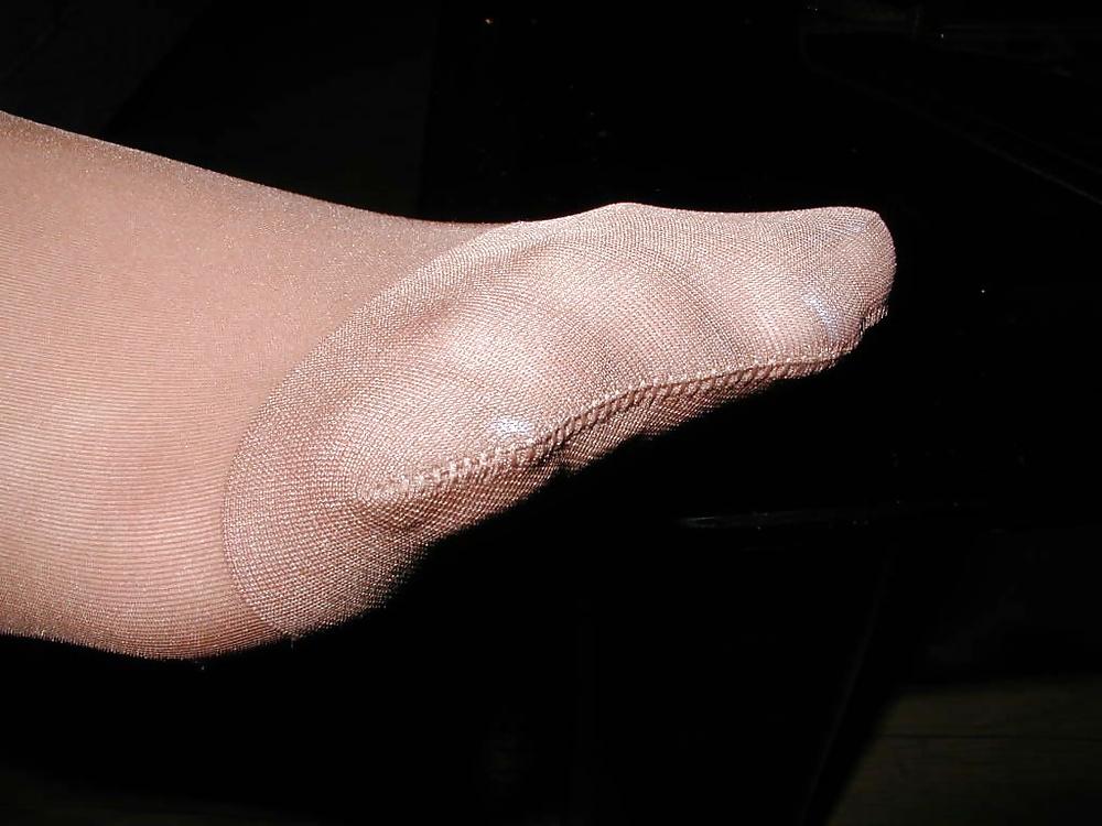 22P Raw Footage Pantyhosed Feet Only Stockings Nylons Soles