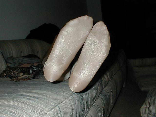 22P Raw Footage Pantyhosed Feet Only Stockings Nylons Soles