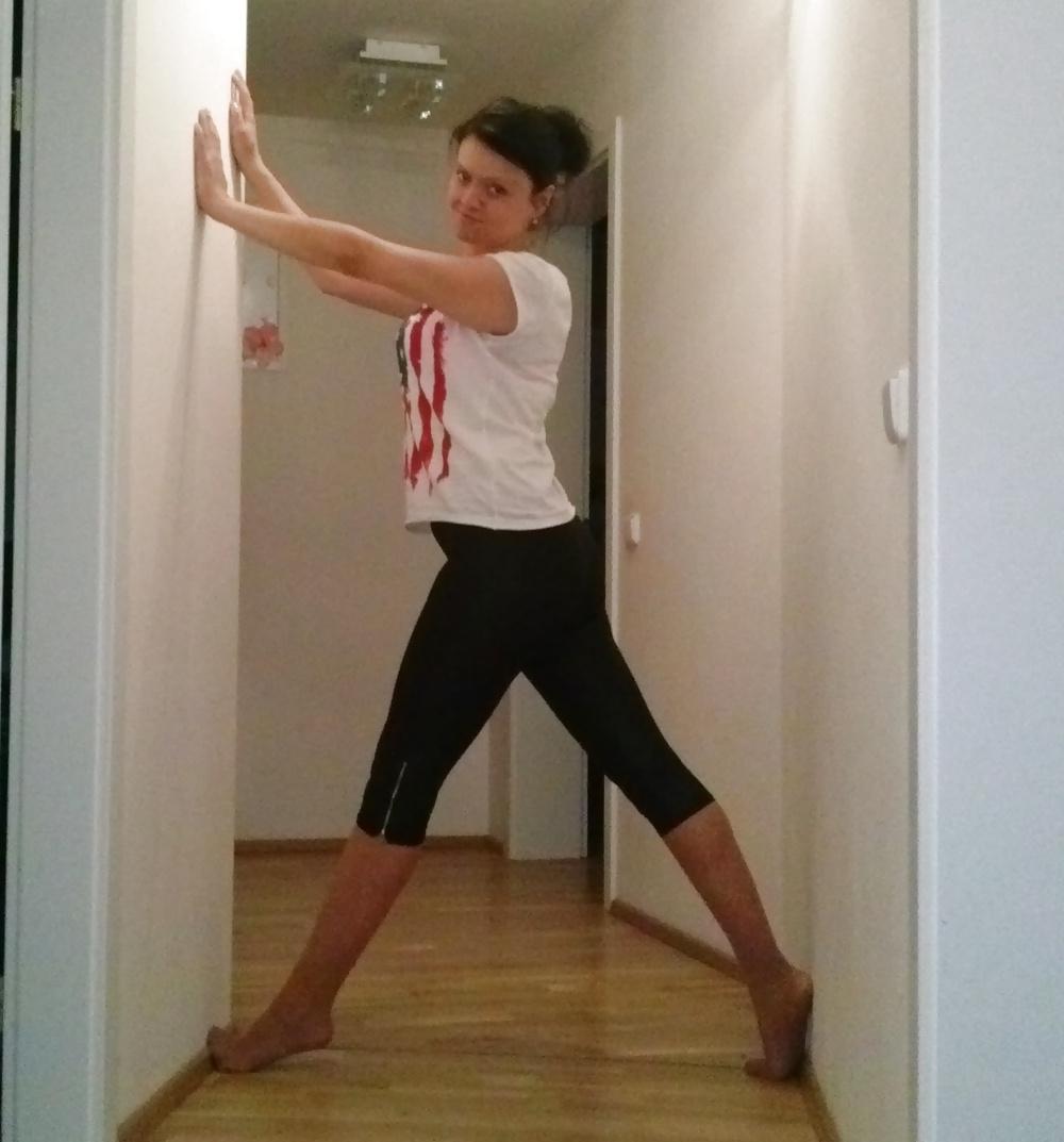 25P Legs and ass in yoga pants