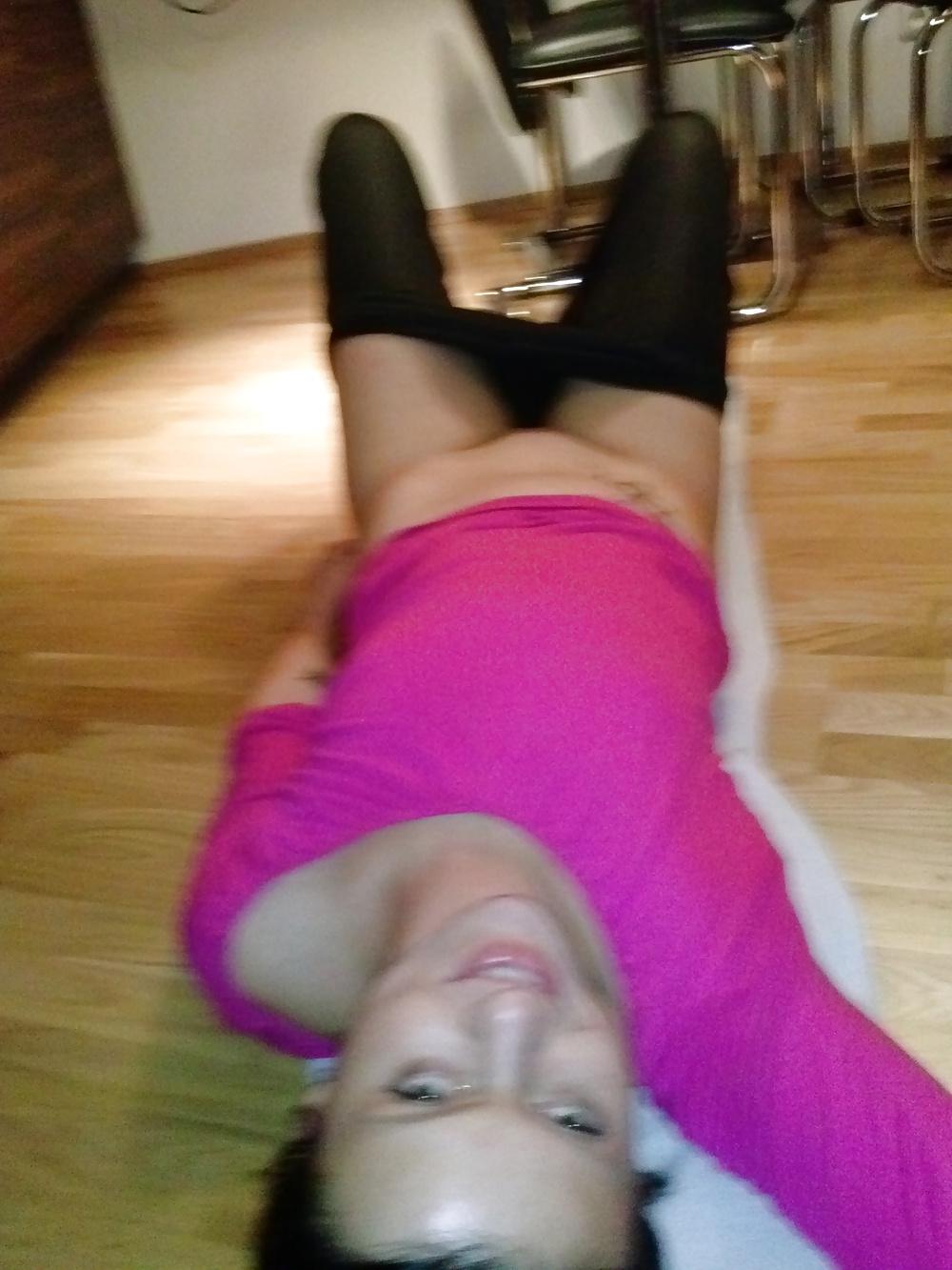 25P Legs and ass in yoga pants