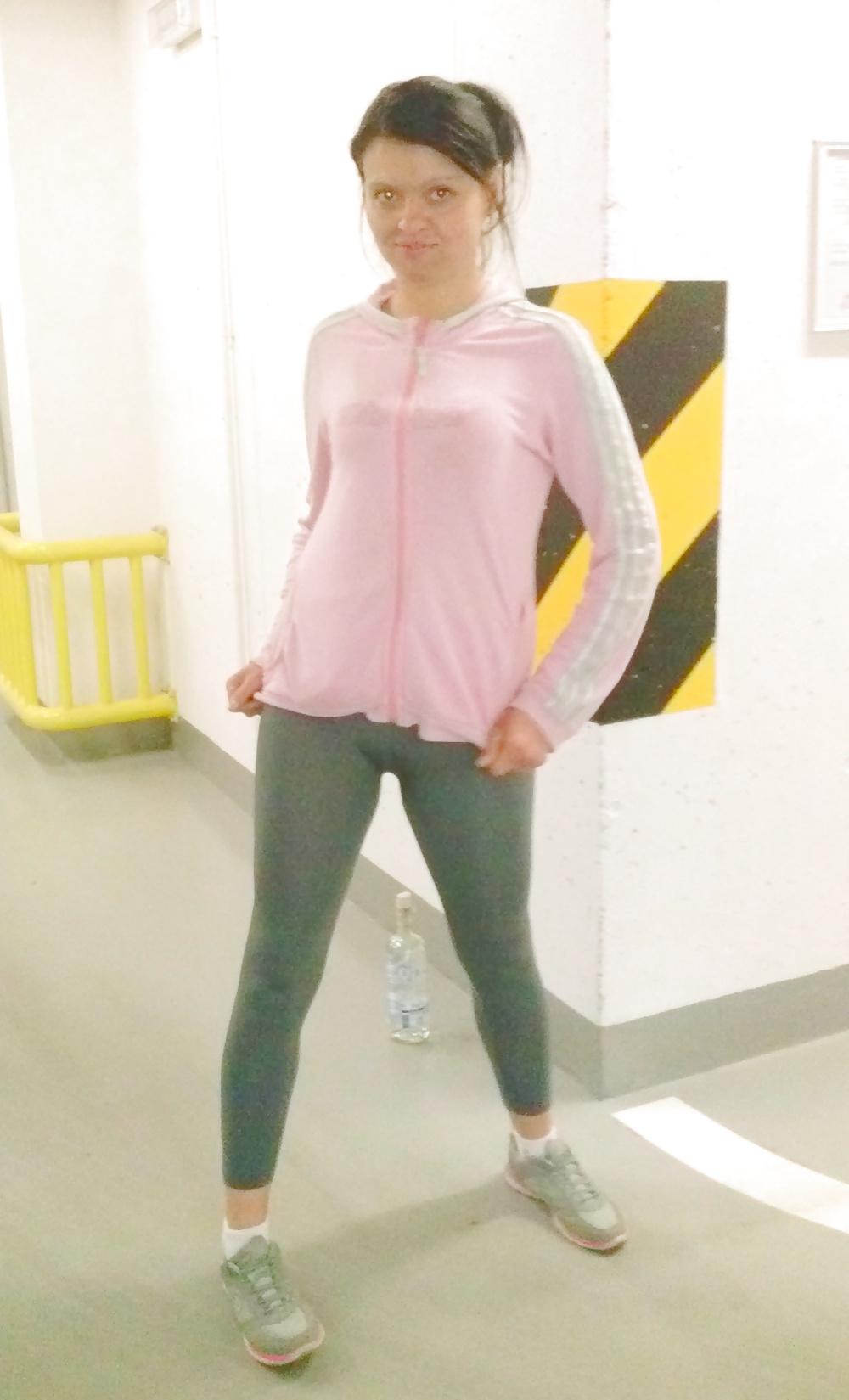 25P Legs and ass in yoga pants