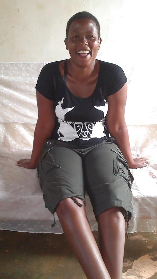 7P Kenyan woman