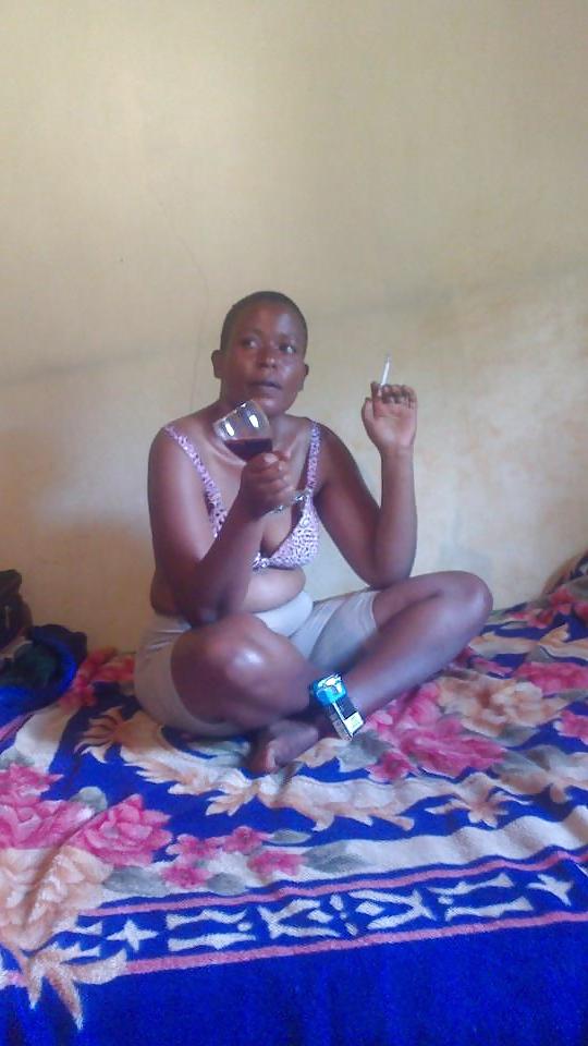 7P Kenyan woman