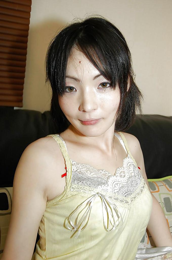 15P J15 Japanese MILF Yuka Nagase 2