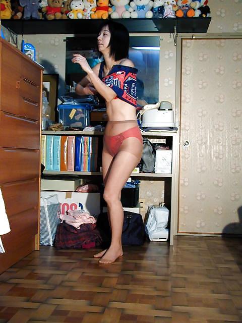 20P Japanese Married Woman 07
