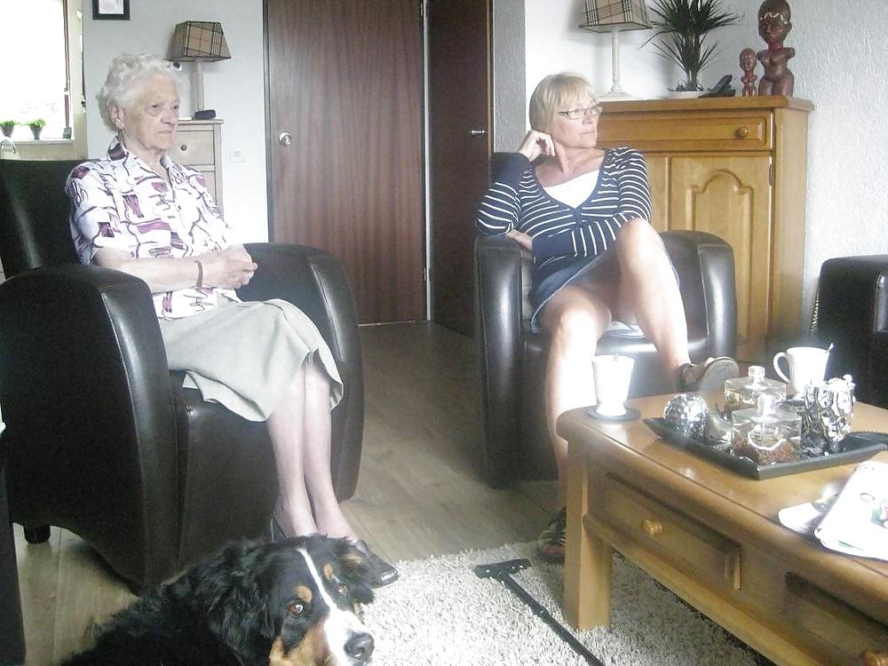 25P GRANNY EXHIB