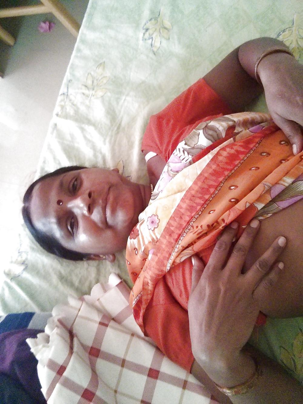 14P DESI MAID ROOPA -INDIAN DESI PORN SET 13.6