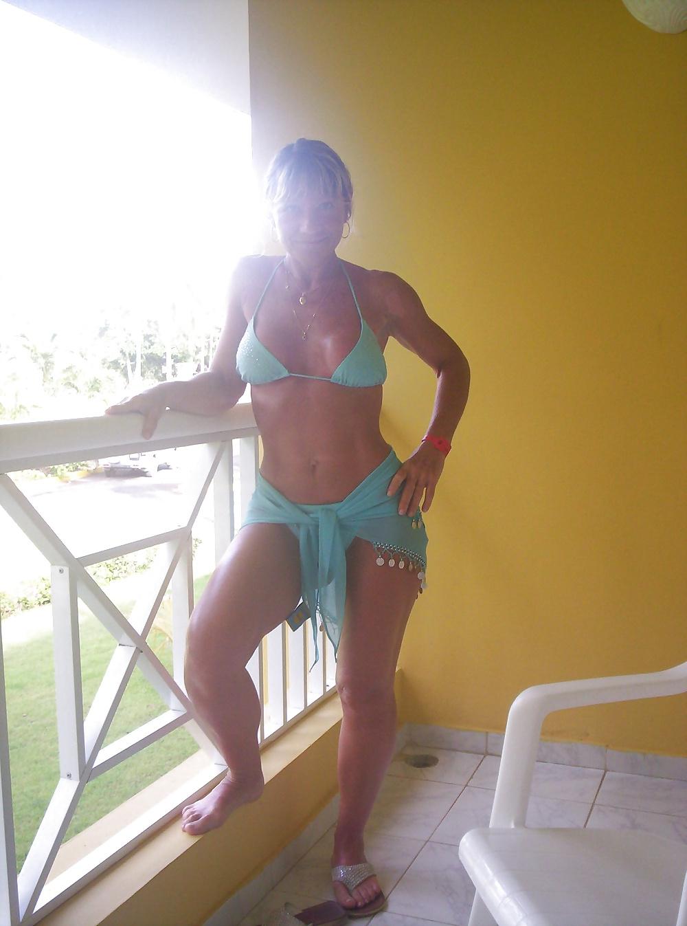 10P French mature beach