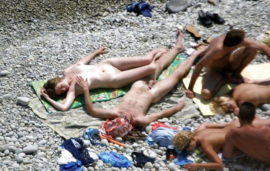 25P A good beach day