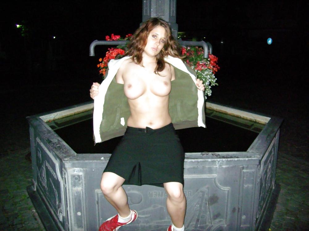 25P Public 23 outdoor flashing nudist