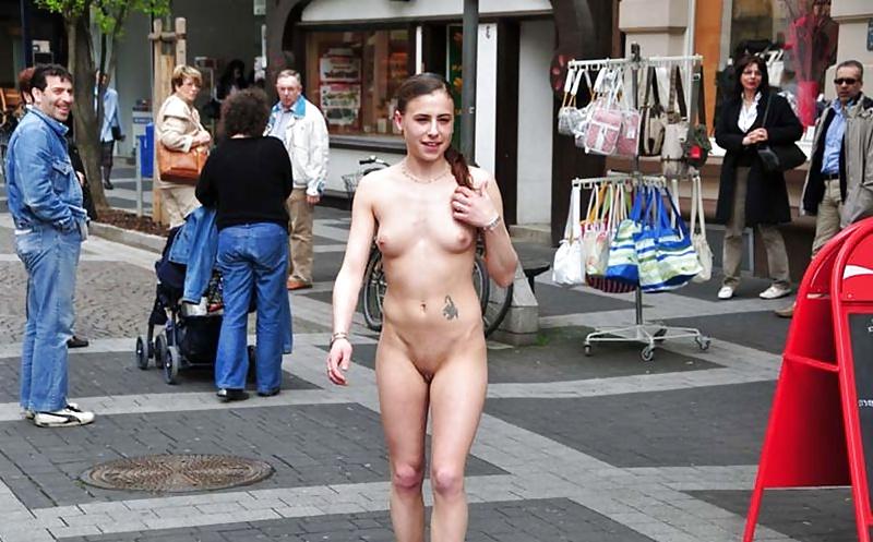 25P Public 23 outdoor flashing nudist