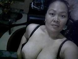 8P Malay- milf tudung posing bogel