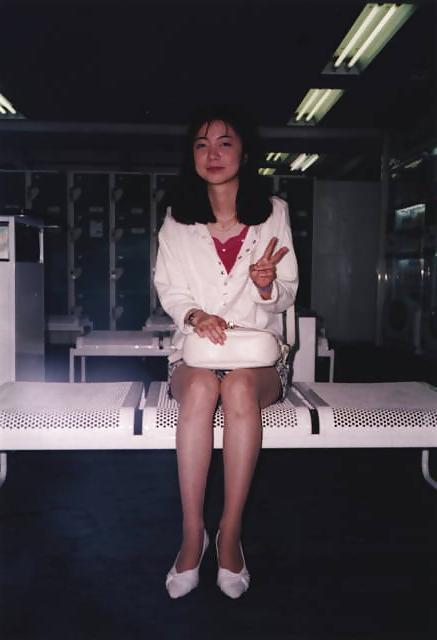 20P Japanese Married Woman 13