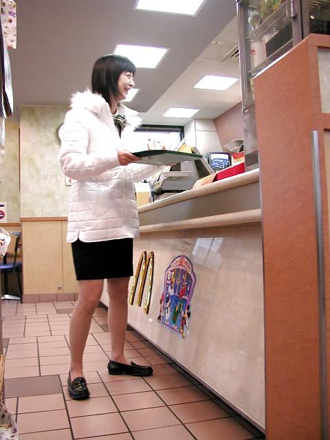 20P Japanese Married Woman 13