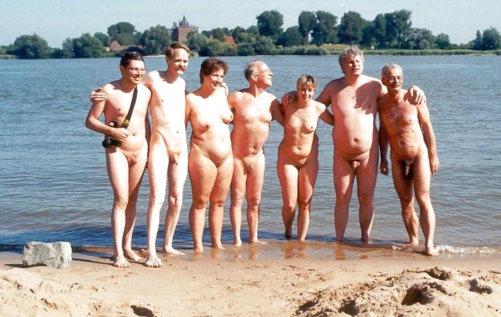 25P Naked Beach Fun