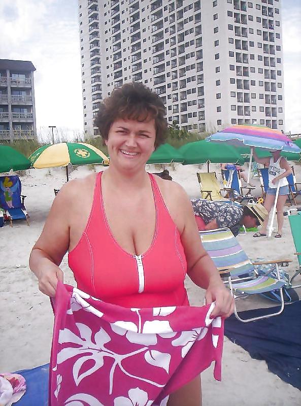 25P Big Breasted Beach Matures