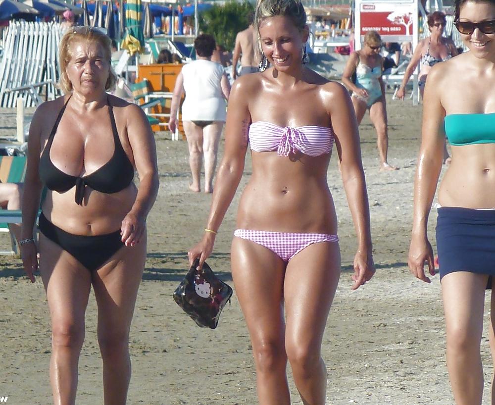 25P Big Breasted Beach Matures