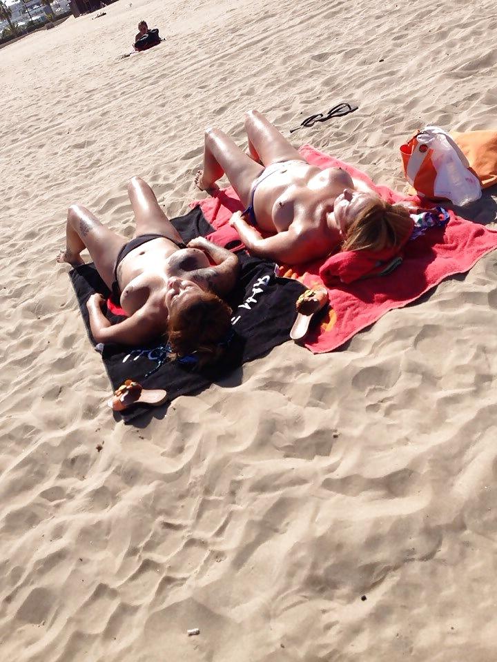 20P Naked on the beach 24