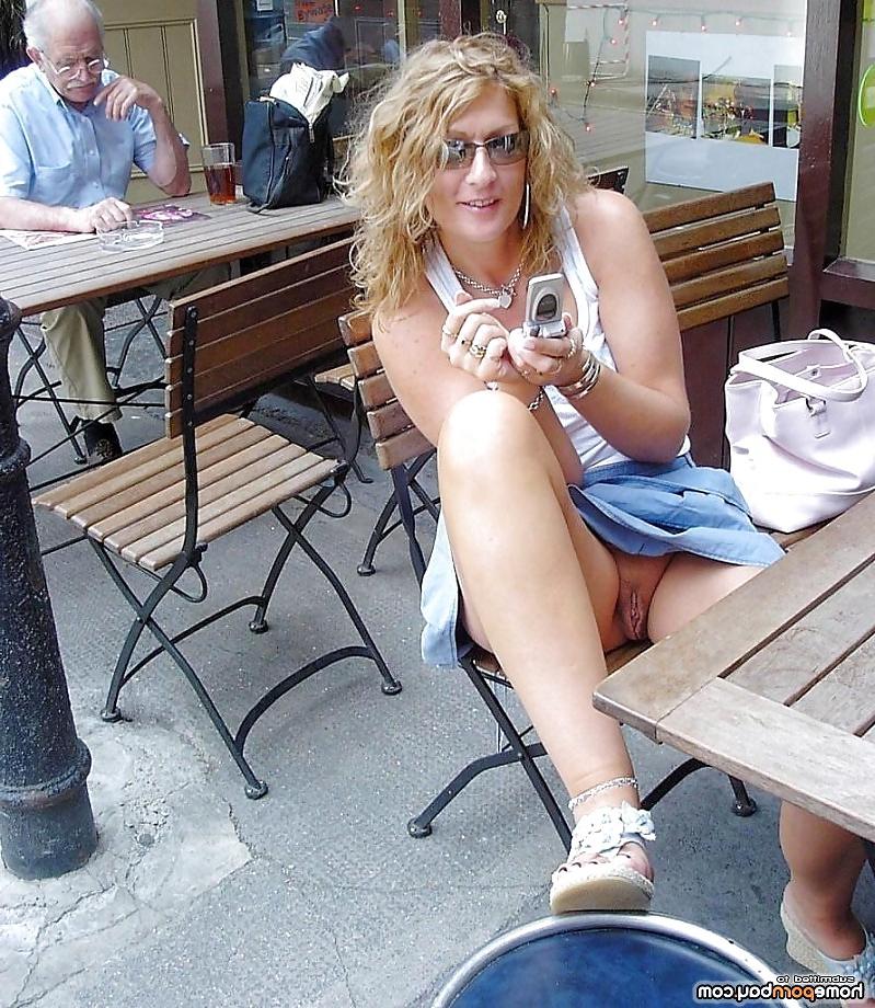 25P Flashing my pussy outdoors