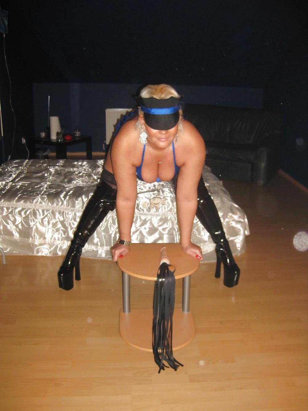 17P Gina-White als Police Woman