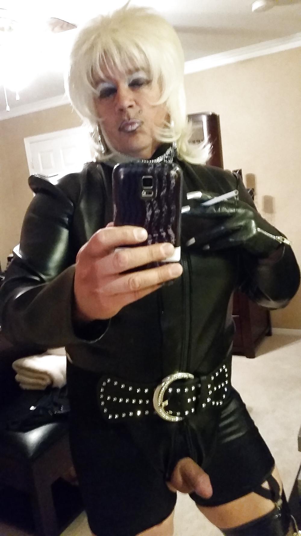 4P Leather Mistress