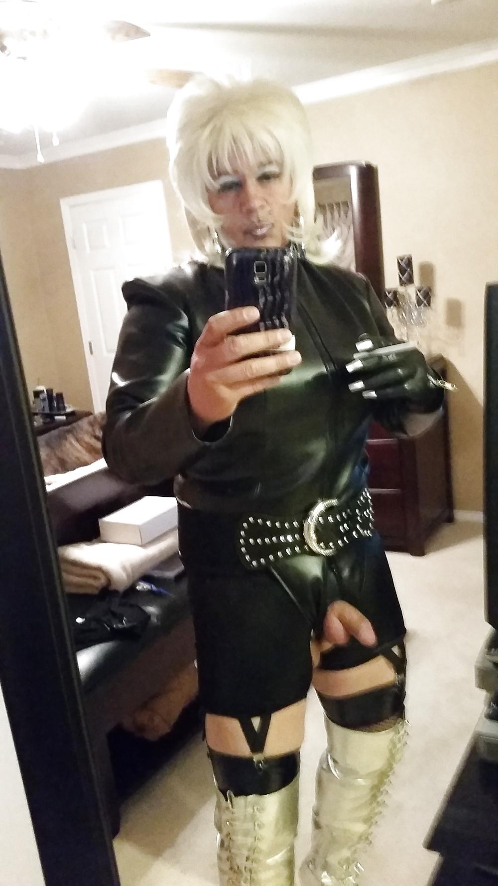 4P Leather Mistress
