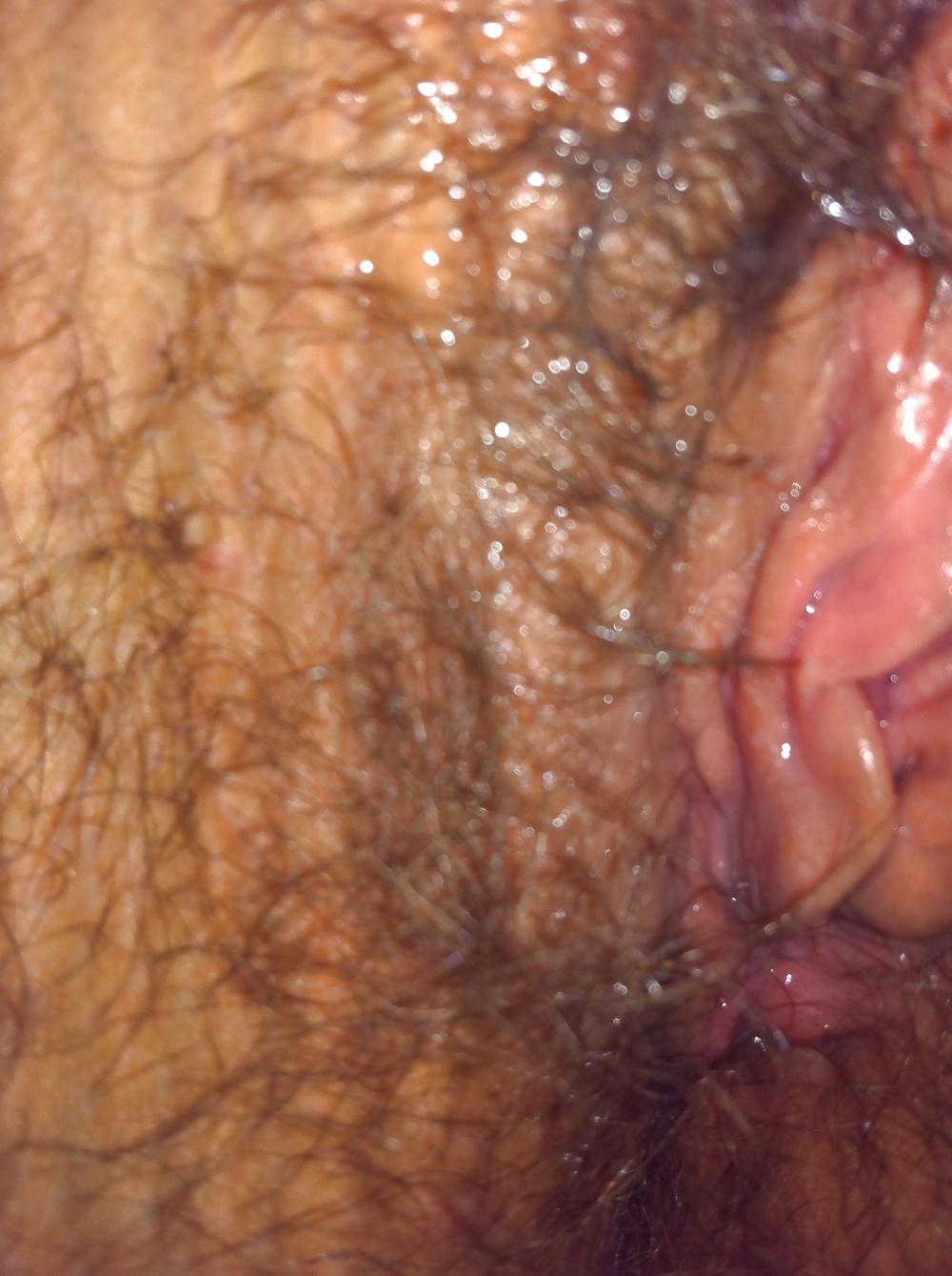 25P Eating and fingering hairy pussy