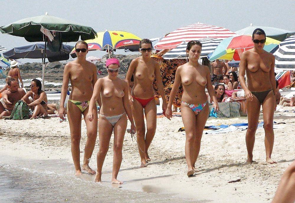 20P Naked on the beach 25