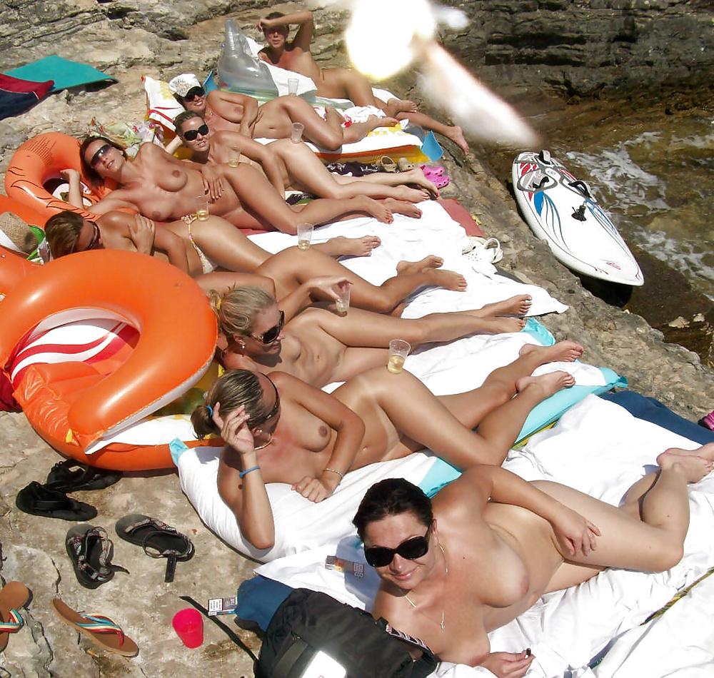20P Naked on the beach 25