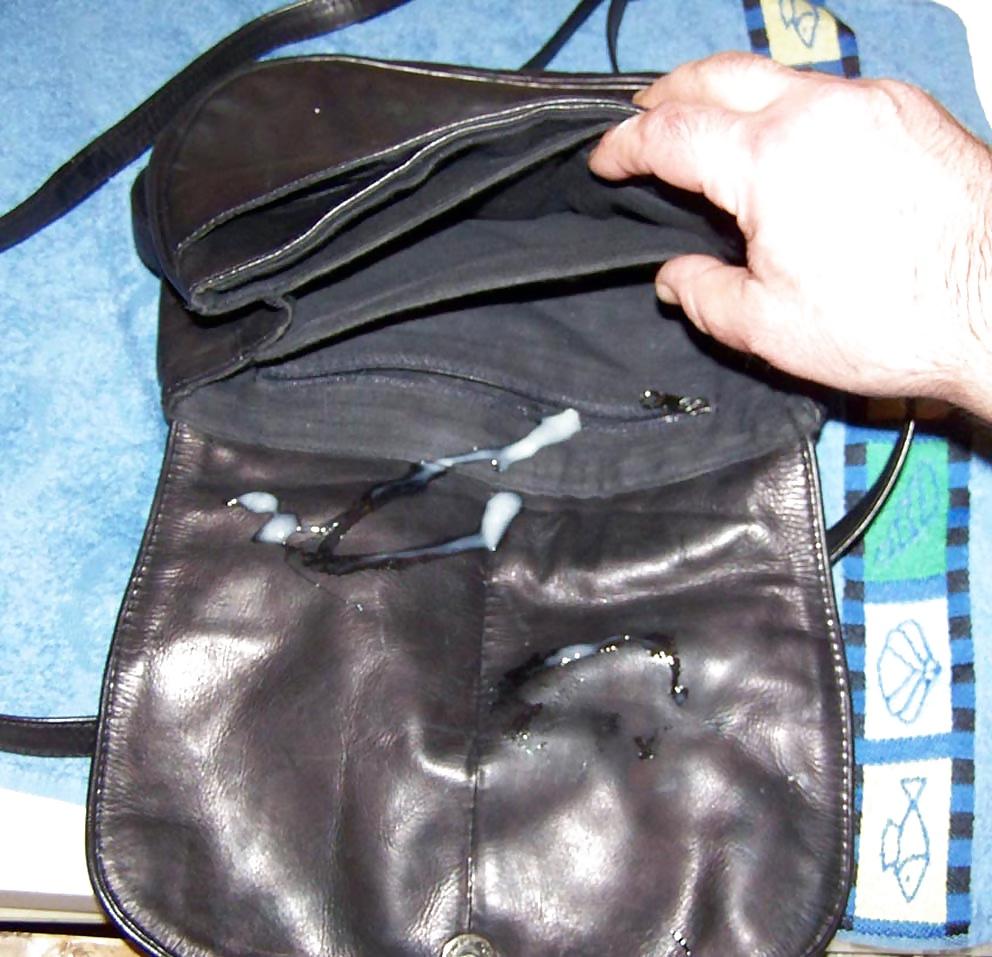 6P Cum for black leather handbag