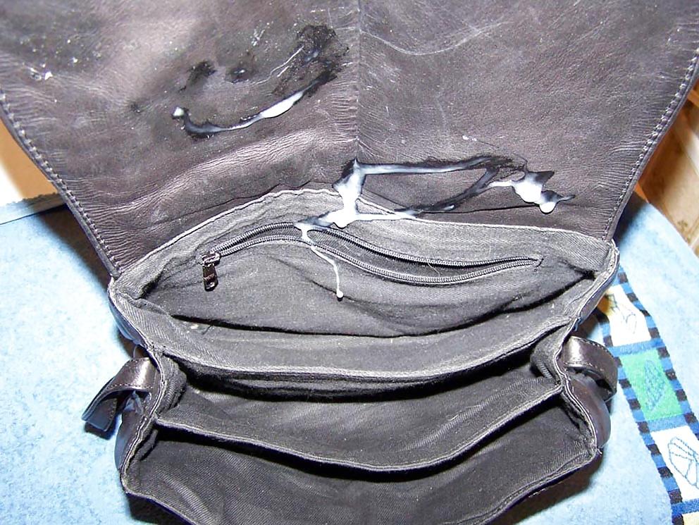 6P Cum for black leather handbag