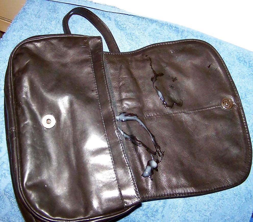 6P Cum for black leather handbag