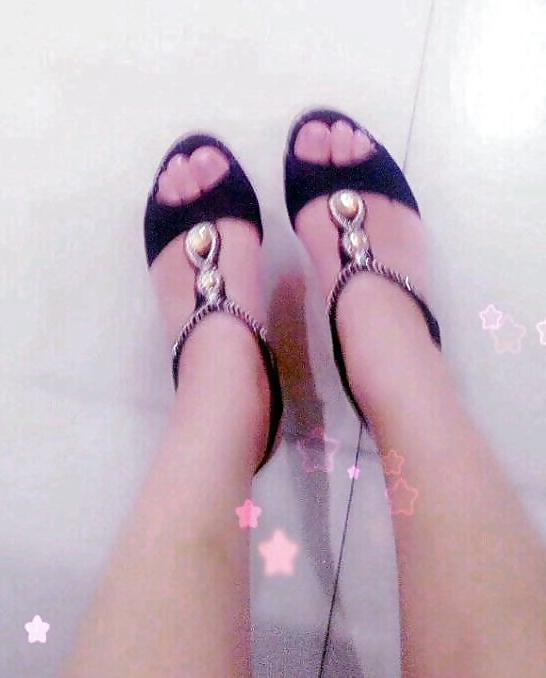 4P Worship my feet