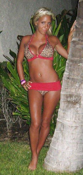 25P Sexy beach girls 03