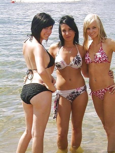 25P Sexy beach girls 03
