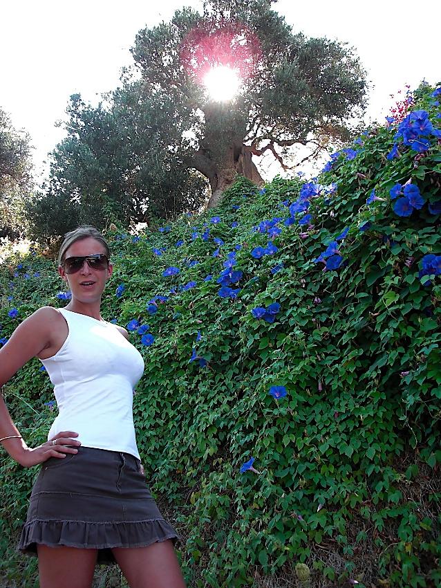 22P Topless Wife Vacation Photos