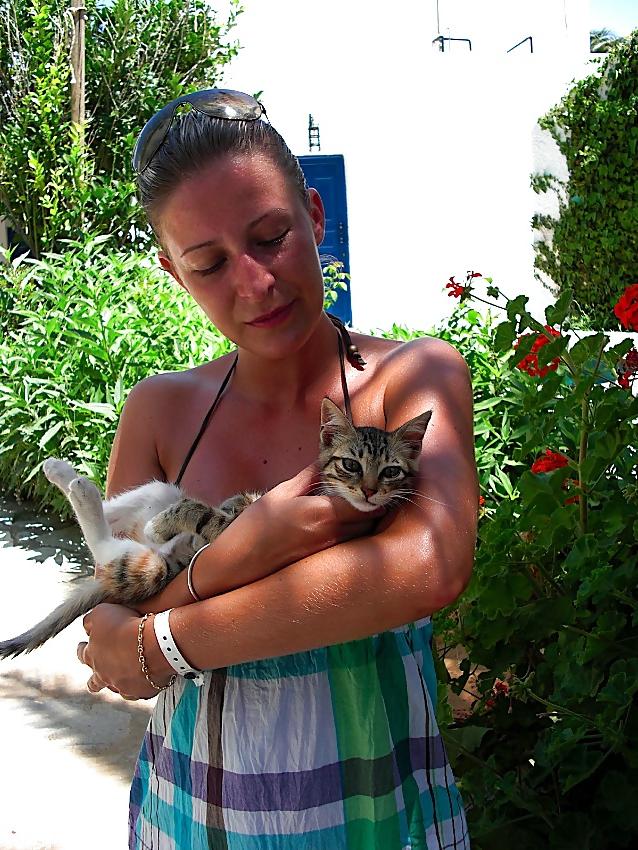 22P Topless Wife Vacation Photos