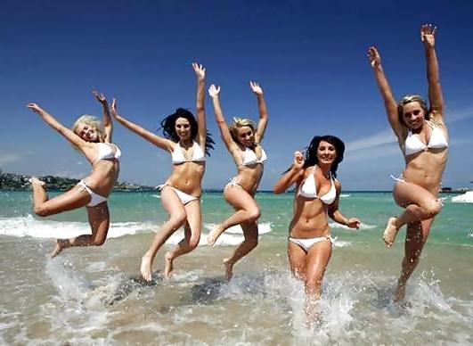 25P Facebook teen babes 22 bikini beach sorority