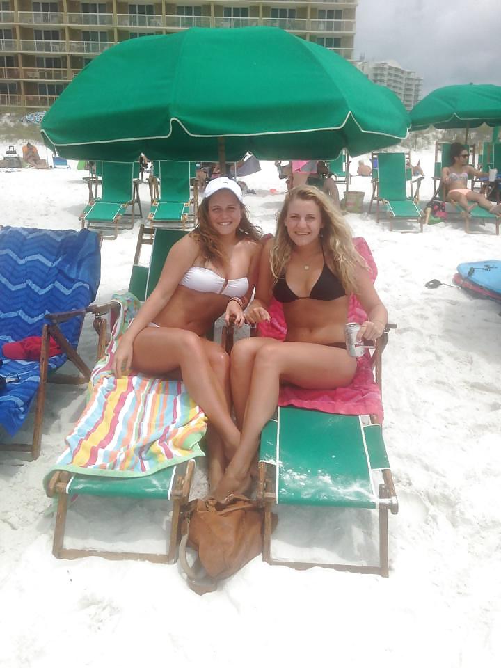 25P Facebook teen babes 22 bikini beach sorority